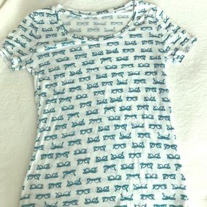 Cute and comfy vintage looking nerd glasses tee